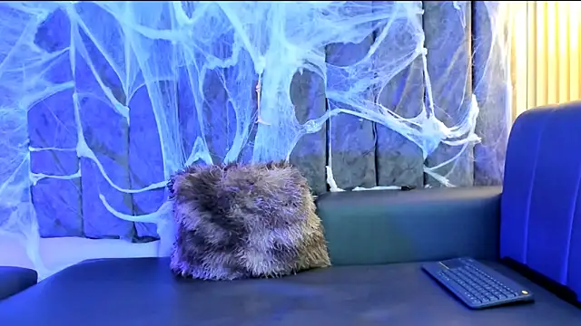 DustinandJordan online show from October 15, 4:53 am