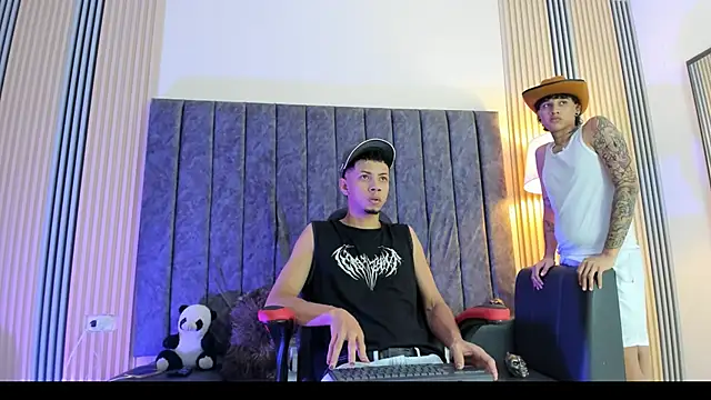 DustinandJordan online show from October 3, 4:50 am