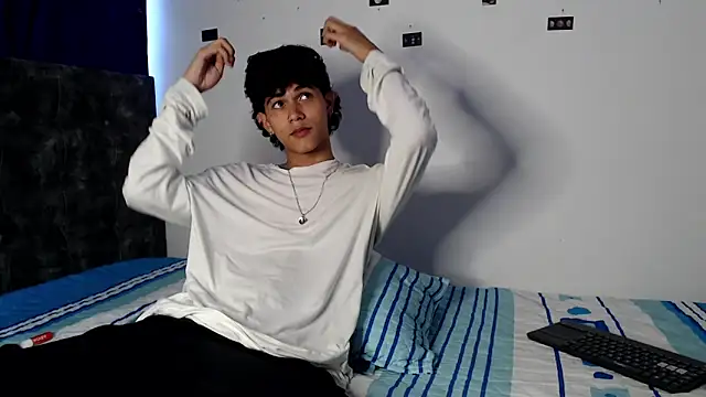 alexmark  online show from March 30, 8:10 pm