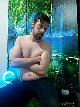 welcome-to-the-jungle online show from March 2, 9:11 pm