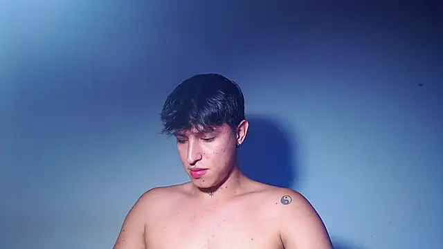 rowanbigboy23 online show from April 21, 7:14 am