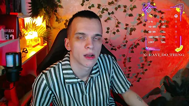 Snapshot of frozen_boy chatting on September 12, 3:34 pm frozen boy online show from September 12, 3:34 pm