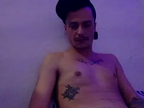 chrisalmeid  online show from September 16, 7:20 am