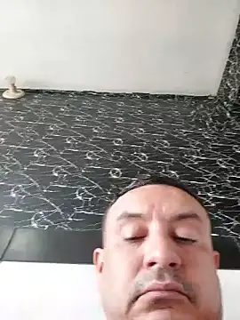 andrerj22 online show from October 22, 6:10 pm