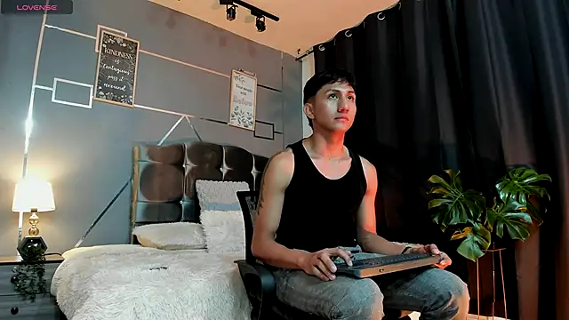 oliver mr  online show from December 4, 8:27 pm