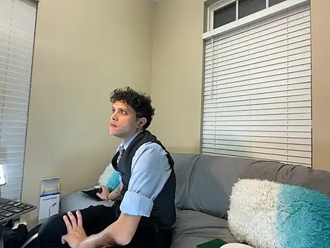 MaxAdamz online show from December 21, 5:37 am