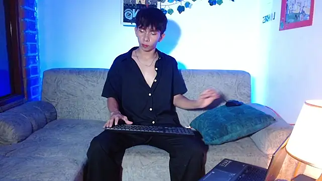 Hyunjin Son online show from March 26, 1:21 am