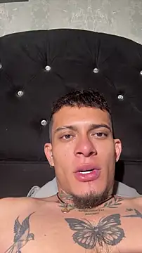 Mrjustin sebas online show from April 16, 9:39 pm