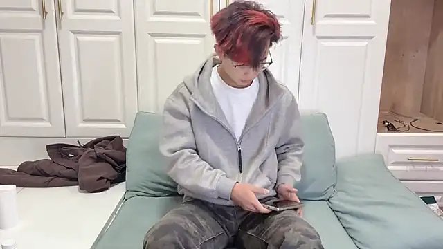 STxuguanhan online show from October 20, 9:35 am