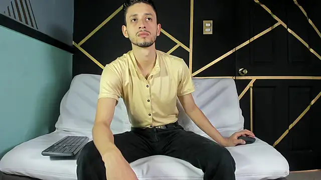 logan rogers  online show from October 7, 2:54 pm