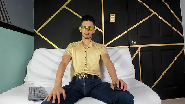 logan rogers  online show from October 10, 2:11 pm