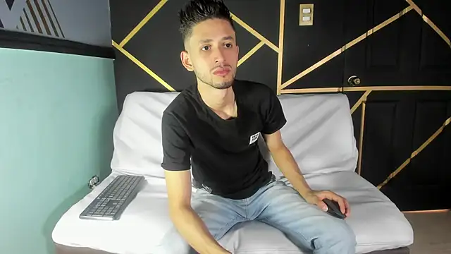 logan rogers  online show from October 20, 4:11 pm
