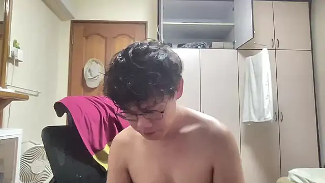 Passionatetwink2 online show from February 13, 4:01 pm