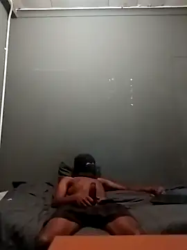 Snapshot of dumbBroke chatting on October 6, 8:46 pm dumbBroke online show from October 6, 8:46 pm