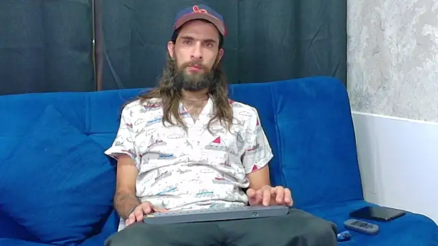 Snapshot of hairy_mannn chatting on September 10, 8:18 pm hairy mannn online show from September 10, 8:18 pm