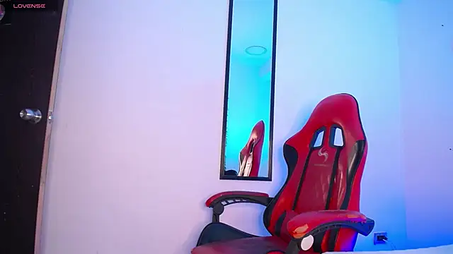 Anhonymus  online show from December 5, 3:57 am