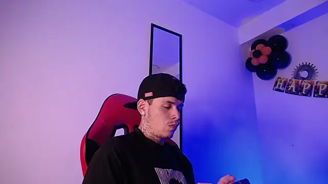 Anhonymus  online show from October 11, 3:43 am