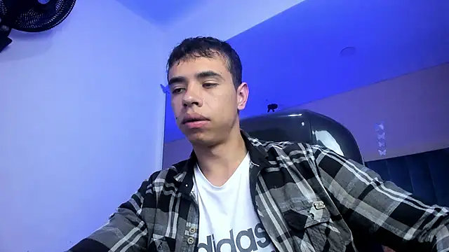 Muscle Scott online show from February 17, 7:24 pm