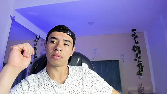 Muscle Scott online show from March 2, 1:40 pm