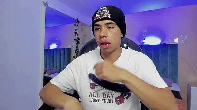 Muscle Scott online show from November 9, 1:59 pm