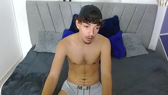 Snapshot of Jake_laraxxx chatting on October 13, 11:44 pm Jake laraxxx online show from October 13, 11:44 pm
