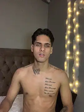 Snapshot of Marvinhenao91 chatting on October 24, 10:11 pm Marvinhenao91 online show from October 24, 10:11 pm