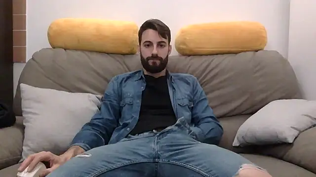 Amicisegreti online show from March 14, 8:38 pm