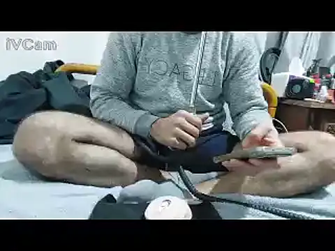 yazinyazin1 online show from January 13, 9:41 pm