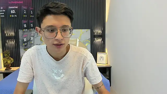 SantiagoRusso18 online show from September 30, 12:42 pm