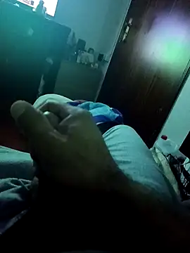 Snapshot of pombagg00 chatting on October 19, 7:00 am pombagg00 online show from October 19, 7:00 am