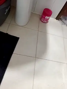 Snapshot of pombagg00 chatting on September 26, 11:19 am pombagg00 online show from September 26, 11:19 am