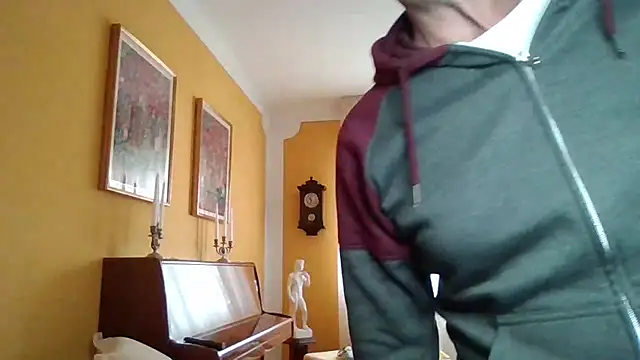 lattediyak online show from October 3, 11:59 am