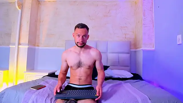 TyagoRoberts online show from October 5, 2:32 pm