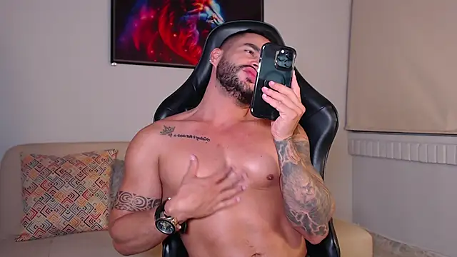 Bruno De Lucaa  online show from September 10, 2:32 am