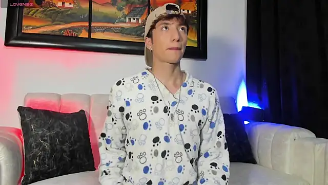 mhatias  online show from April 18, 5:20 am