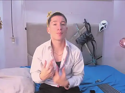 HunterHeat  online show from October 10, 11:59 am