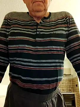 Oldmenhot66 online show from April 9, 3:59 am