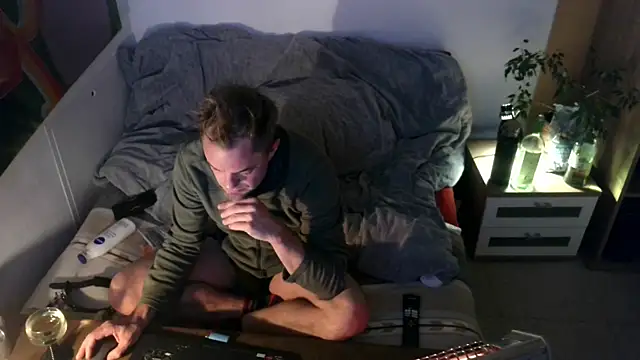 EdelHolz91 online show from November 28, 3:25 pm