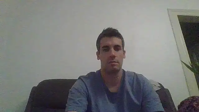 JulioIsHere4you online show from November 15, 10:34 pm