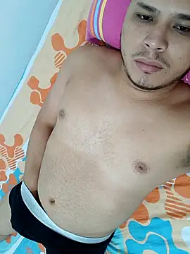 Snapshot of Alexboy022025 chatting on October 16, 4:31 am Alexboy022025 online show from October 16, 4:31 am