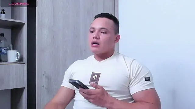 KingLevi01 online show from October 22, 10:46 pm