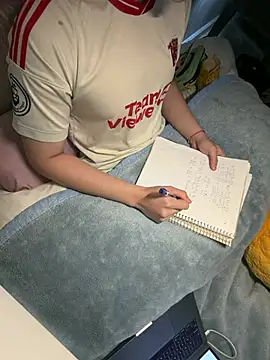 Pikachu19yo online show from January 11, 9:51 pm