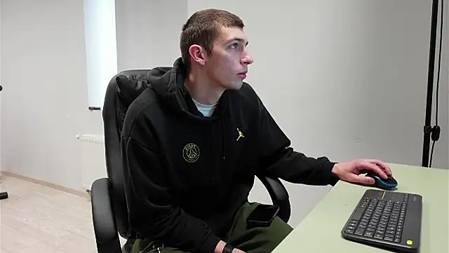 Ryan Dozer online show from April 17, 5:43 am