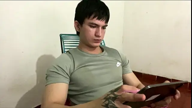 ErickWalton online show from September 30, 5:13 am