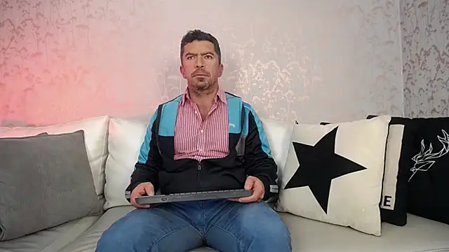 Snapshot of JuanKarloz_ chatting on September 14, 1:13 pm JuanKarloz online show from September 14, 1:13 pm