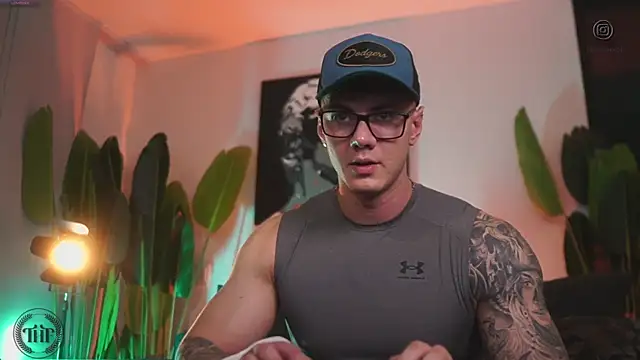 Thomas Falcon online show from November 23, 12:32 am