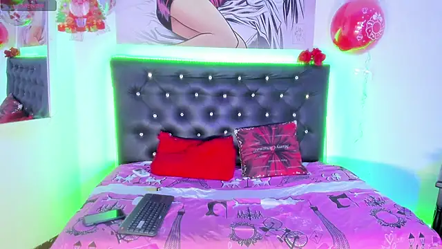 xxKamadevaxx online show from December 16, 1:18 pm