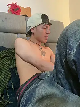 NaytonFreeman online show from December 20, 12:12 pm