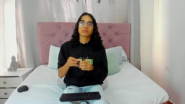 EthanBlackwoodd online show from November 20, 7:45 pm