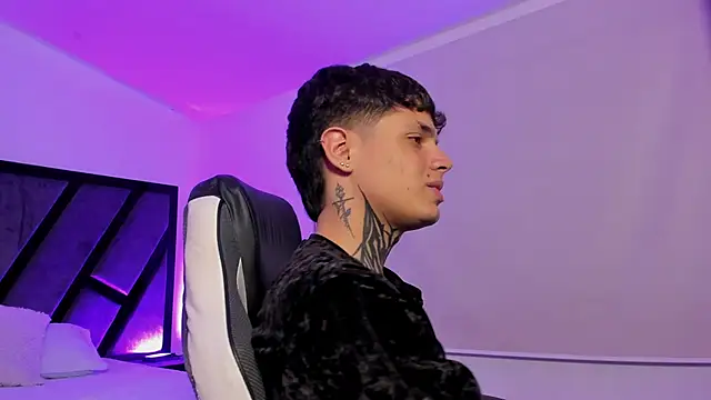 Declan-Fox online show from September 17, 4:24 am